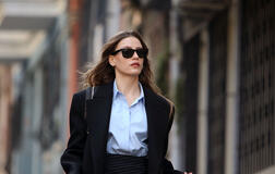 Serenay Sarikaya (Devin) in The Family (Aile) 1x03 (versione italiana)