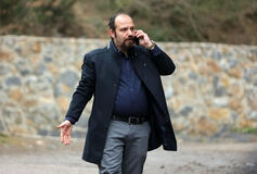 Mert Denizmen (Tolga) in The Family (Aile) 1x07 (versione italiana)