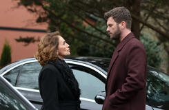 Nur Sürer (Hülya), Kivanç Tatlitug (Aslan) in The Family (Aile) 1x07 (versione italiana)