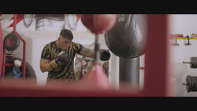 Alejandra Jiménez in We All Play di Pablo de la Chica - Immagine dal film