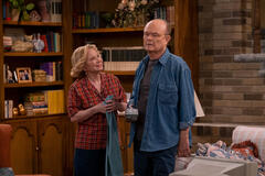 (S-D) Debra Jo Rupp come Kitty Forman, Kurtwood Smith come Red Forman in That '90s Show 1x05