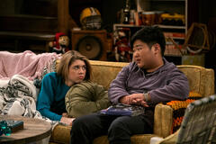 (S-D) Callie Haverda come Leia Forman, Reyn Doi come Ozzie in That '90s Show 1x06