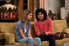 (S-D) Callie Haverda come Leia Forman, Sam Morelos come Nikki in That '90s Show 1x08