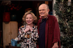 (S-D) Debra Jo Rupp come Kitty Forman, Kurtwood Smith come Red Forman in That '90s Show 1x10