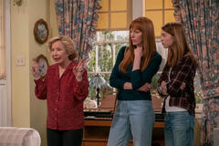 (S-D) Debra Jo Rupp come Kitty, Laura Prepon come Donna, Callie Haverda come Leia in That '90s Show 2x02