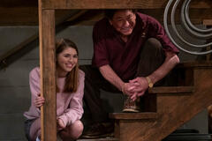 (S-D) Callie Haverda come Leia, Don Stark come Bob in That '90s Show 2x04