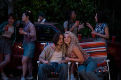 (S-D) Mace Coronel come Jay, Eden Rose Ginsberg come Stacy in That '90s Show