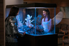 (S-D) Mace Coronel come Jay, Callie Haverda come Leia in That '90s Show 2x07