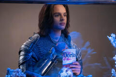 Mace Coronel come Jay in That '90s Show 2x07