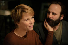 India Hair e Vincent Macaigne in Trois Amies di Emmanuel Mouret