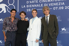 Cristiano Caccamo, Leonardo Maltese, Giusy Buscemi e Sergio Rubini al Photocall di Leopardi - Il Poeta dell'Infinito a Venezia 81 il 29 agosto 2024