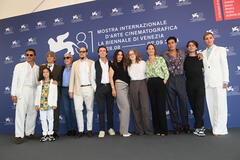 Delegazione di Leopardi - Il Poeta dell'Infinito al photocall a Venezia 81 il 29 agosto 2024