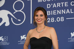 La regista Petra Costa al Photocall di Apocalypse in the Tropics a Venezia 81 il 29 agosto 2024