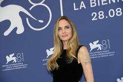 Angelina Jolie al Photocall di Maria di Pablo Larraín a Venezia 81 il 29 agosto 2024