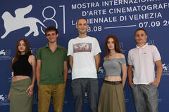 Delegazione del film Diciannove al Photocall del film di Giovanni Tortorici a Venezia 81 il 30 agosto 2024