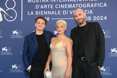 Casey Kauffman, Marilena Amato e Alessandro Cassigoli al photocall del film Vittoria a Venezia 81 il 30 agosto 2024