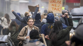 Amaryllis August in scena dal film Familier som vores di Thomas Vinterberg