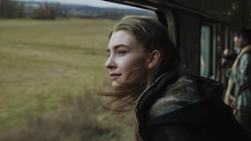 Amaryllis August in scena dal film Familier som vores di Thomas Vinterberg