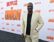 Adewale Akinnuoye-Agbaje attende la premiere di 'The Union' al The Egyptian Theatre Hollywood il 12 Agosto 2024 in Los Angeles, California