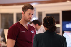 (S-D) Luke Mitchell come Dr. Mitch Ripley, S. Epatha Merkerson come Sharon Goodwin in Chicago Med 11x13