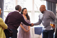 (S-D) John Earl Jelks come Dr. Dennis Washington, Nicolette Robinson come Tara Goodwin, Gregory Alan Williams come Bert Goodwin in Chicago Med 9x09