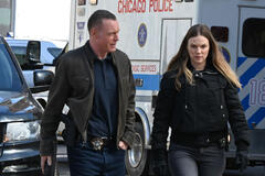 Jason Beghe come Hank Voight, Tracy Spiridakos come Hailey Upton in Chicago P.D. 11x11