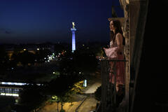 Lily Collins come Emily in Emily in Paris 1x03