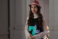 Lily Collins come Emily in Emily in Paris 1x04