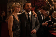 William Abadie come Antoine Lambert in Emily in Paris 1x07