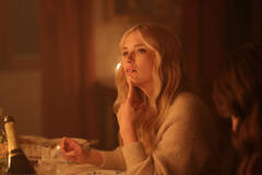 Camille Razat come Camille in Emily in Paris 1x08