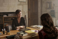 Scena da Emily in Paris 1x08