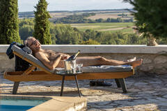 Arnaud Viard come Paul Brossaud in Emily in Paris 1x08