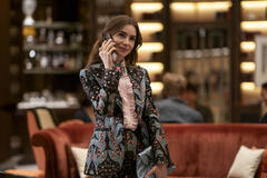 Lily Collins come Emily in Emily in Paris 4x10