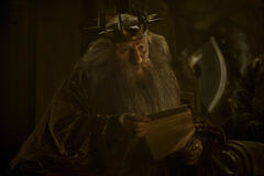 Peter Mullan come Re Durin III in Il Signore degli Anelli: Gli Anelli del Potere 2x02