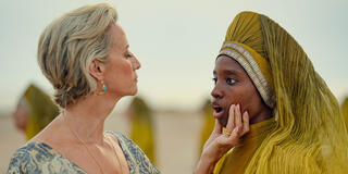 Janet McTeer in KAOS - Stagione 1 - Immagine dal set