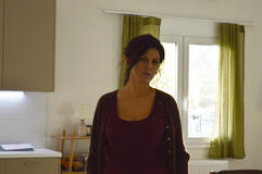 Roberta Procida in Kostas 1x01