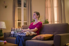 Francesca Inaudi in Kostas 1x01