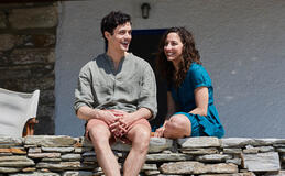 Daniele La Leggia e Blu Yoshimi in Kostas 1x01