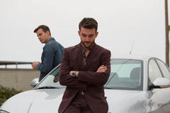 Giulio Tropea e Lorenzo Adorni in Kostas 1x02