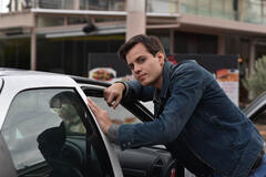 Giulio Tropea in Kostas 1x02