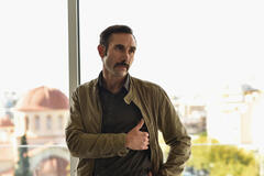 Marco Palvetti in Kostas 1x02