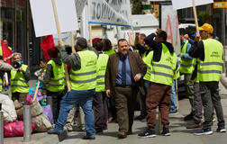 Stefano Fresi in Kostas 1x02