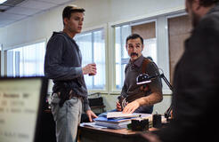 Giulio Tropea, Marco Palvetti e Stefano Fresi in Kostas 1x03