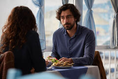 Blu Yoshimi e Michele Rosiello in Kostas 1x04