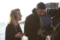 La regista Milena Cocozza sul set di Kostas 1x04