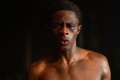 Josiah Cross in La donna del lago 1x02