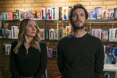 Kristen Bell come Joanne, Adam Brody come Noah in Nobody Wants This 1x05