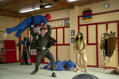 Noel (John Cena) e Katie (Awkwafina) in Jackpot! di Paul Feig