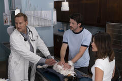 Michael Hitchcock come Dr. Hert, Essy come Chloe, Grant Gustin come Max, e Lucy Hale come Nicole in Puppy Love