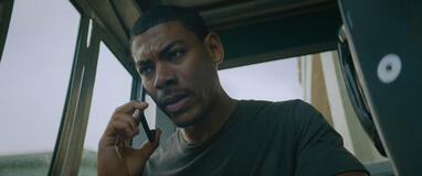 Aaron Pierre come Terry Richmond in Rebel Ridge